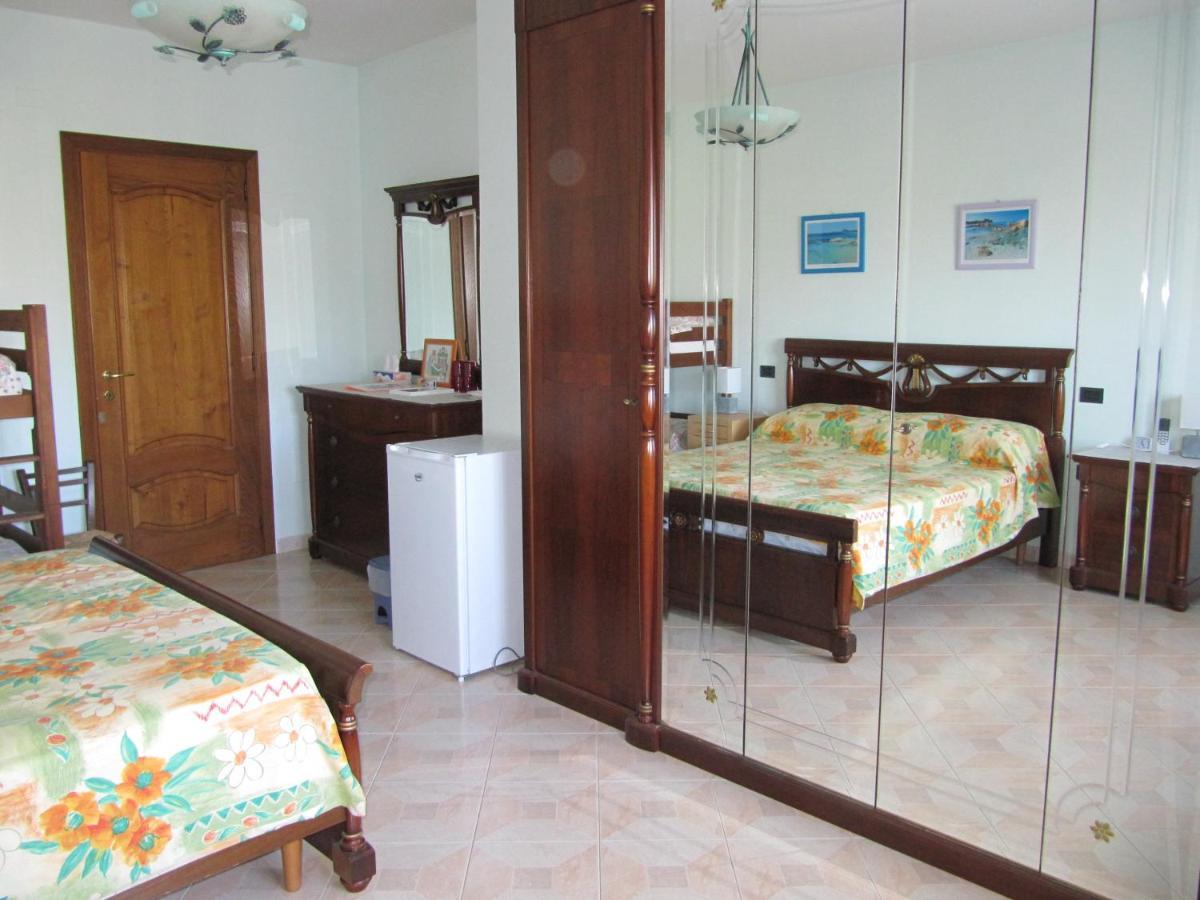 Bed and Breakfast Il Portico Uras Exteriér fotografie