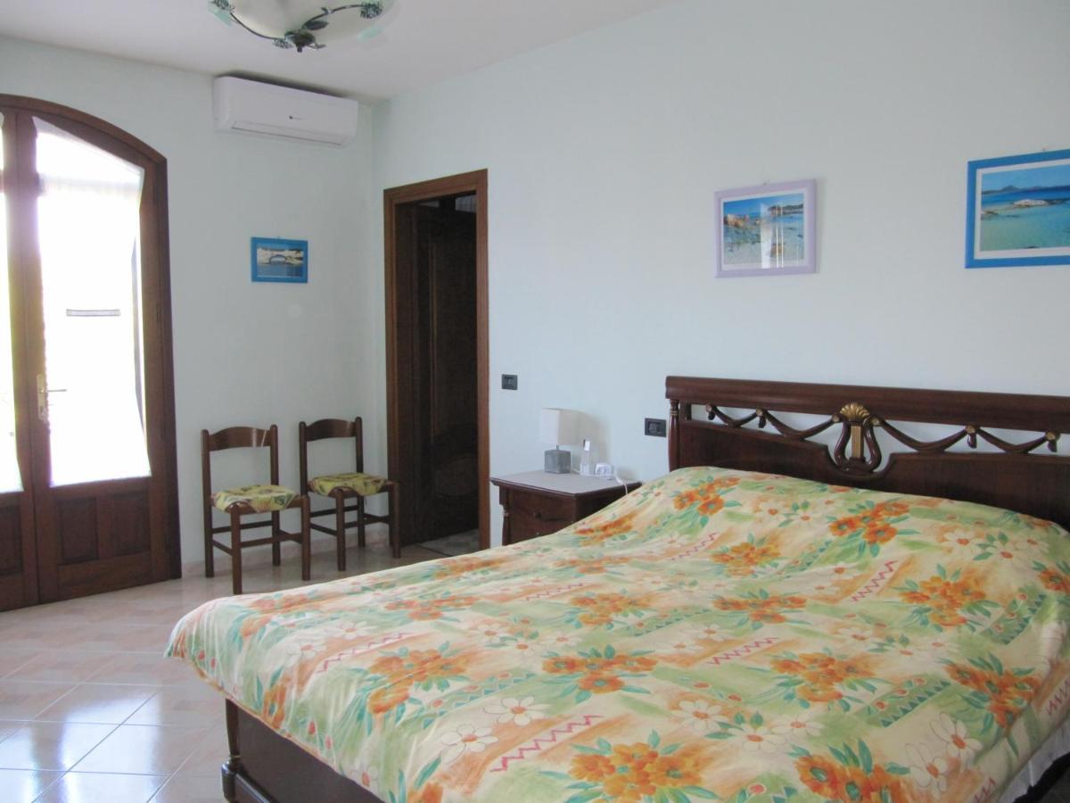 Bed and Breakfast Il Portico Uras Exteriér fotografie
