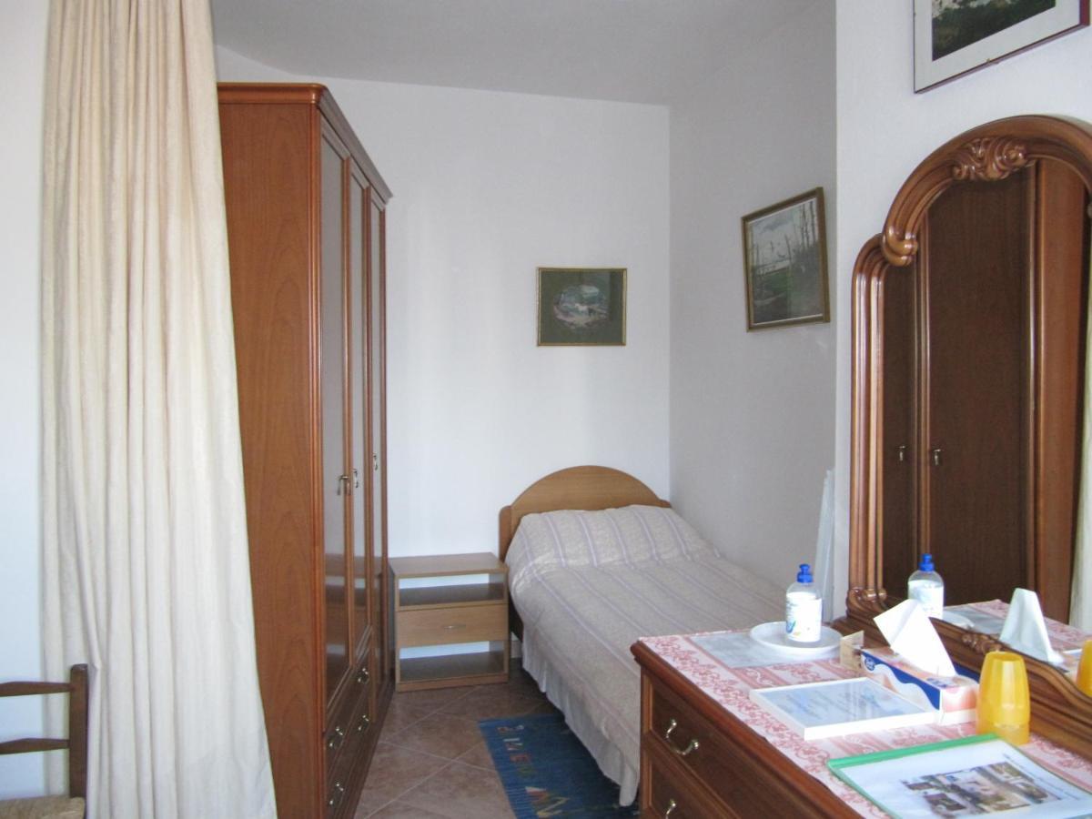 Bed and Breakfast Il Portico Uras Exteriér fotografie