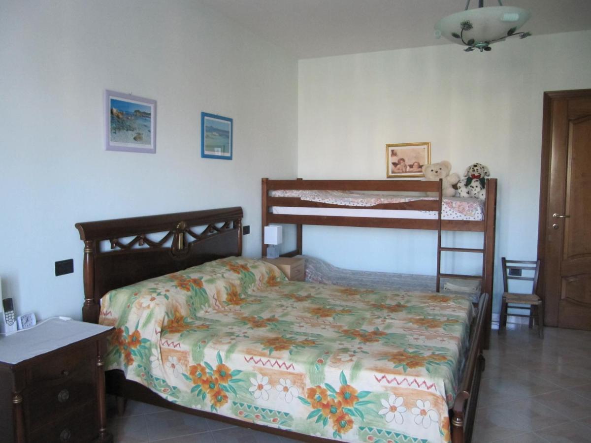 Bed and Breakfast Il Portico Uras Exteriér fotografie
