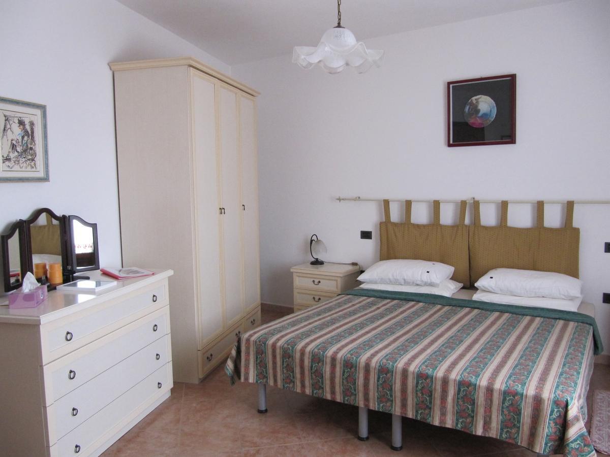 Bed and Breakfast Il Portico Uras Exteriér fotografie